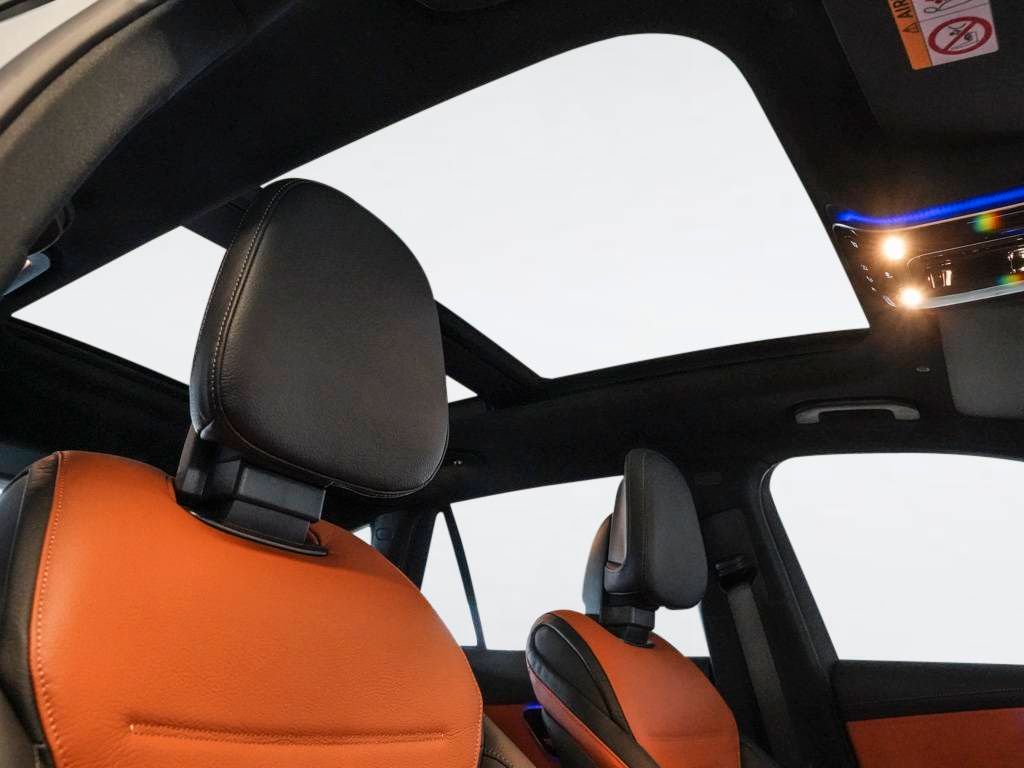 Mercedes-Benz GLC 300 AMG-NIGHT-DISTRONIC-PANO-AHK-UVP 96.400,