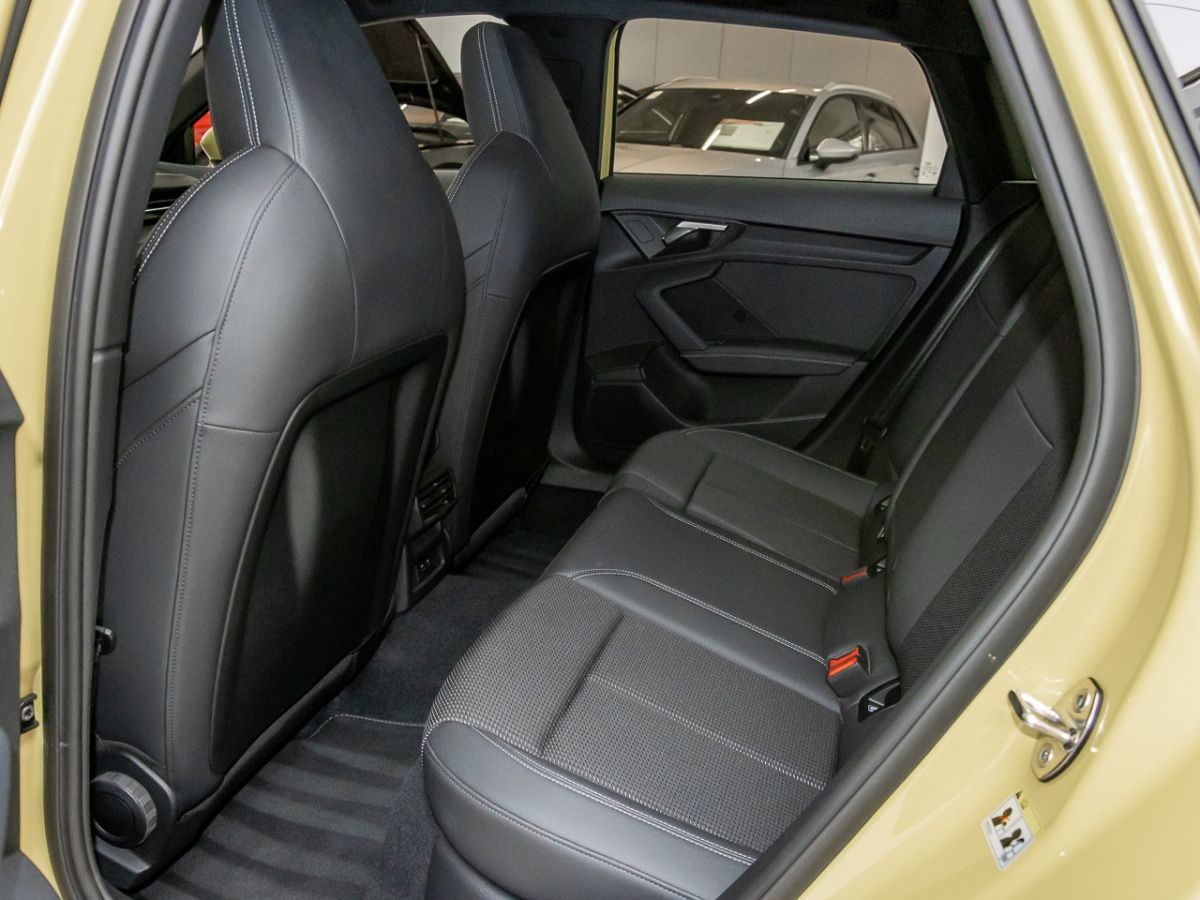 Audi A3 Sportback advanced 30 TFSI S tronic Pano AHK