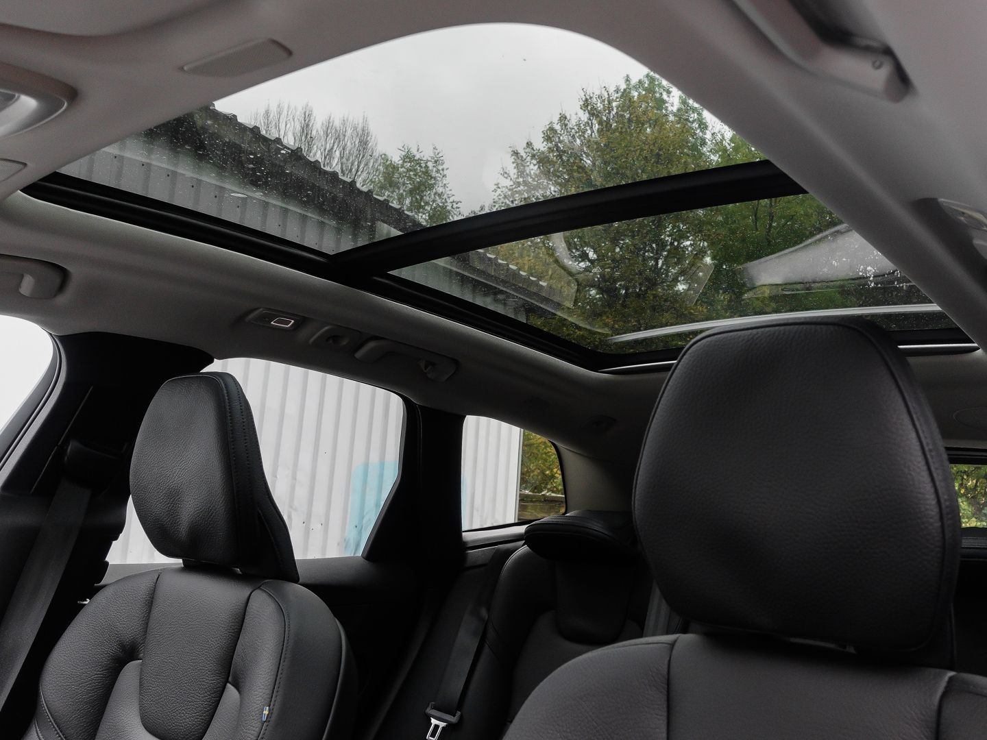 Volvo XC60 Plus Dark Recharge Plug-In Hybrid AWD T6 Tw