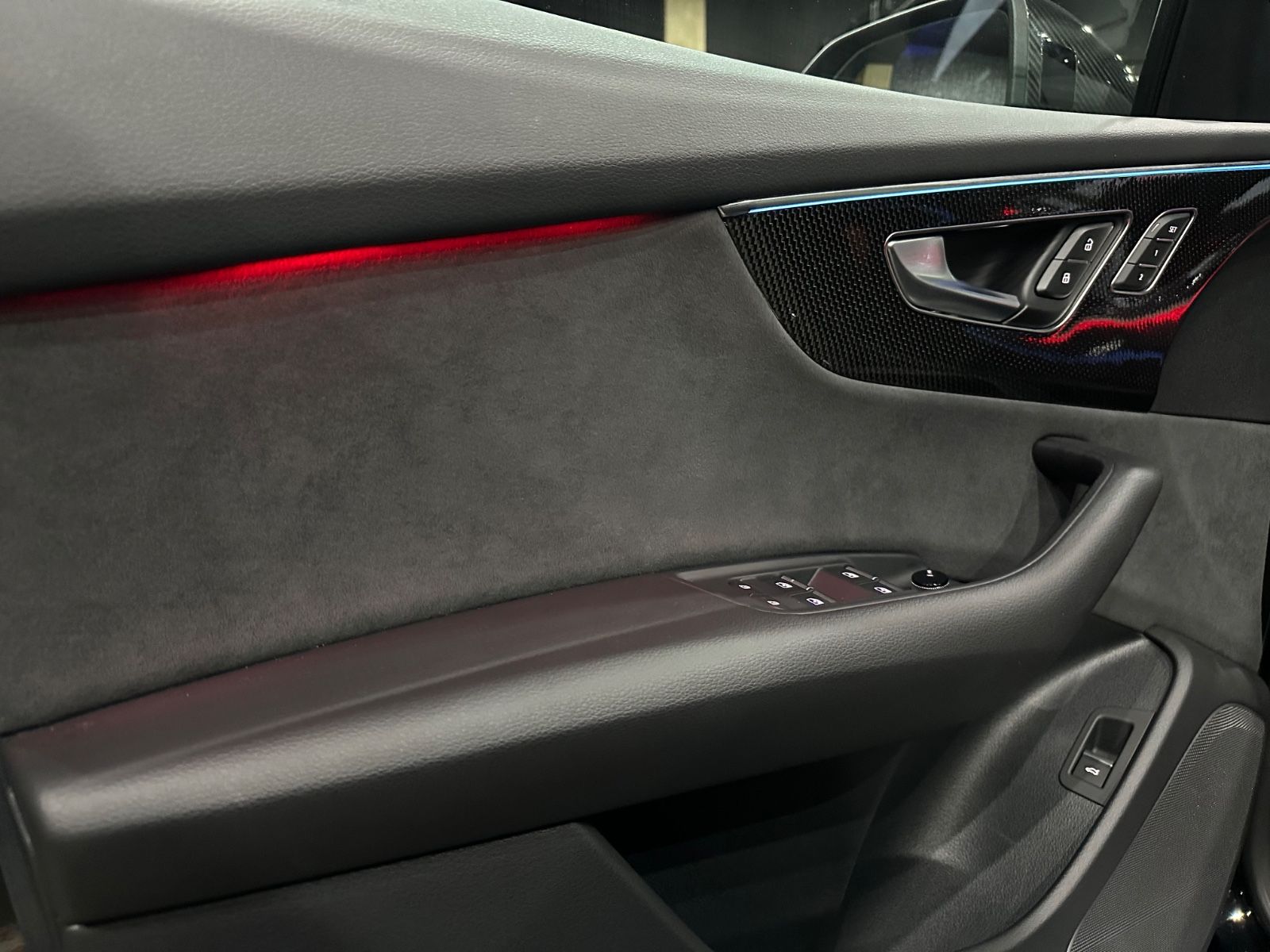 Audi Q8 quattro Competition S Line / Carbon/ Matrix
