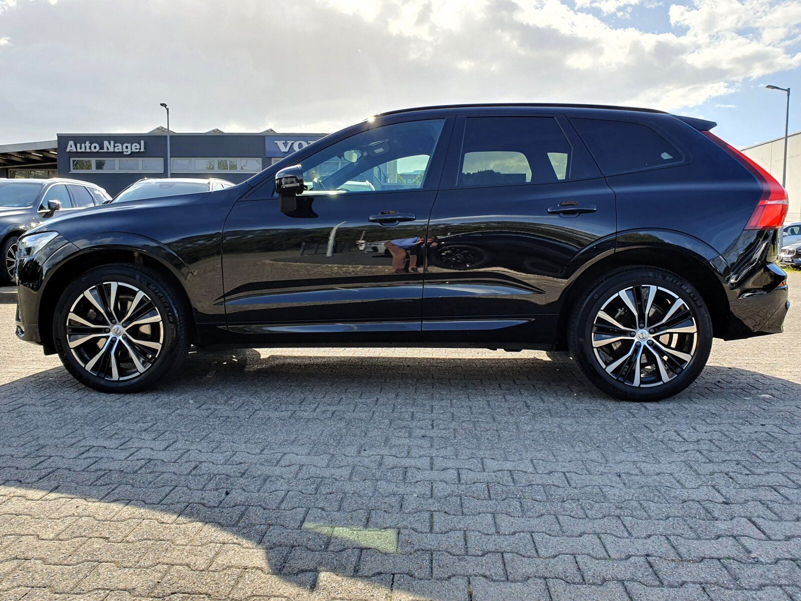 Volvo XC60 B4 AWD Plus Dark Keyless-Start/Autom./Klima