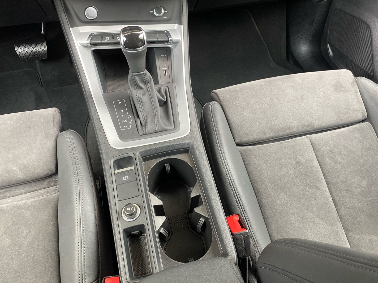 Audi Q3 45 2,0TFSI DSG Quattro Advanced - Samsaru's Car Outlet