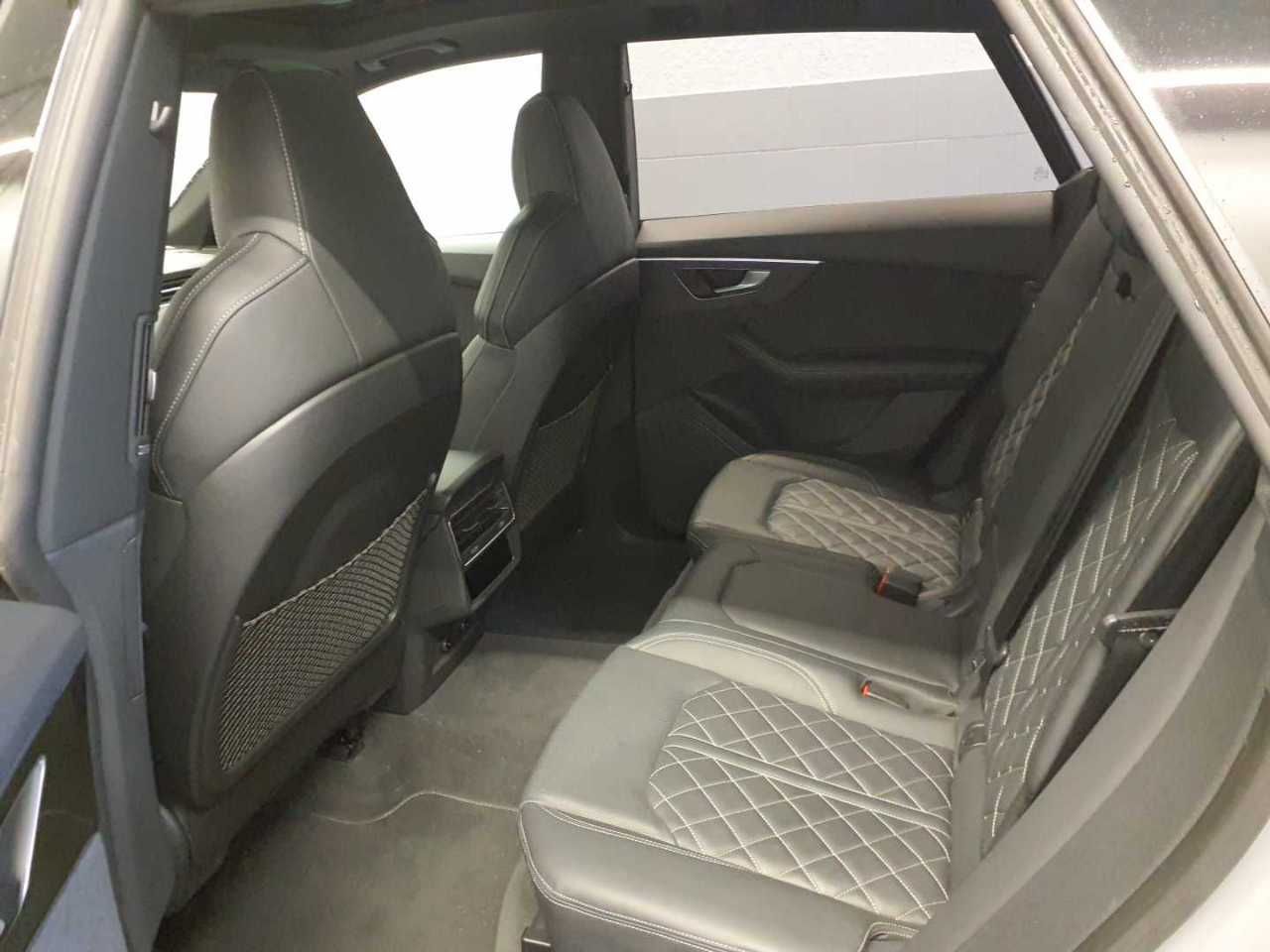 Audi Q8 S line comp.+ 50TDI AHK Pano Carbon S-Sitze R