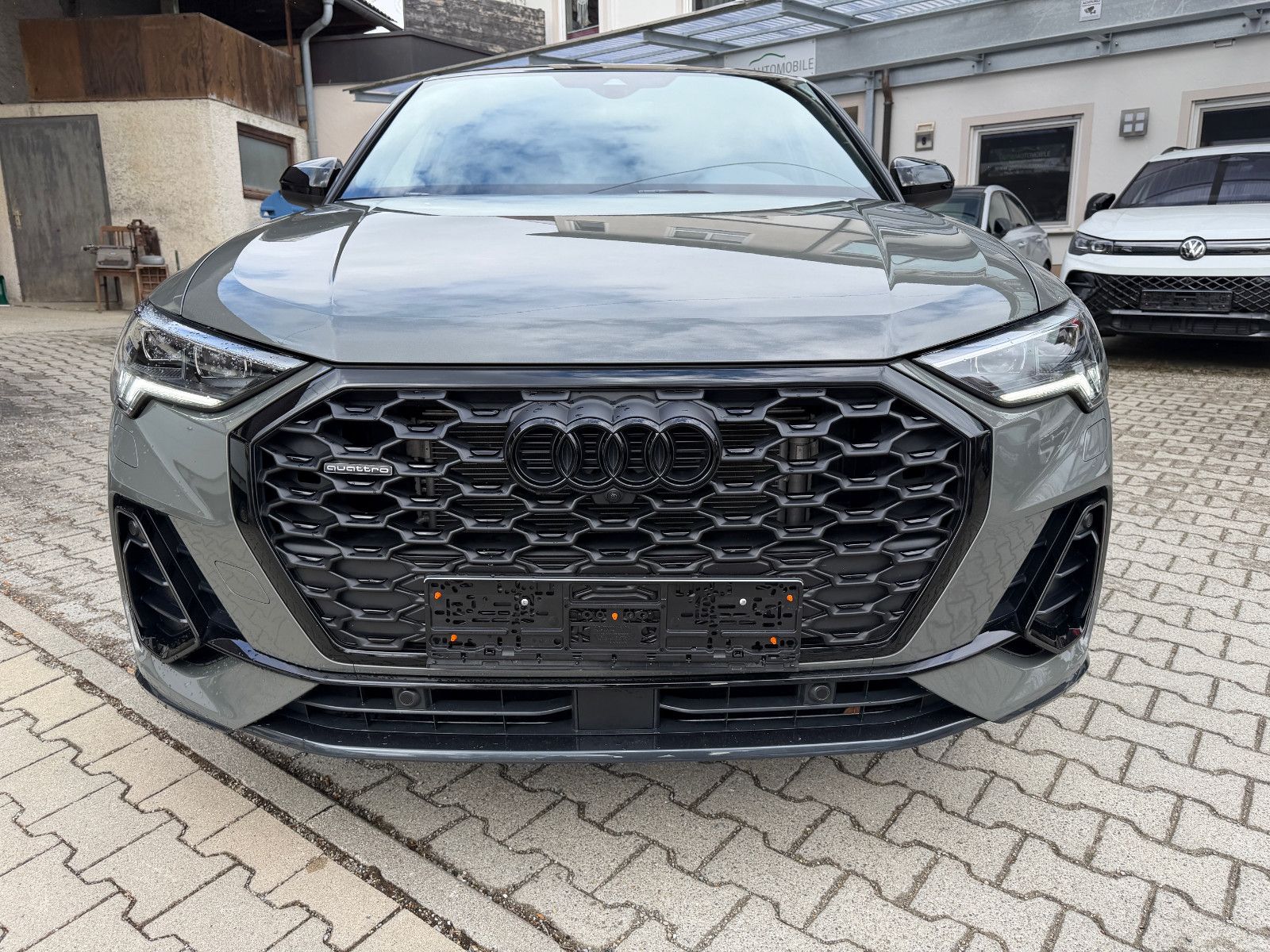 Audi Q3 Sportback 40 TFSI quattro S line, fast VOLL