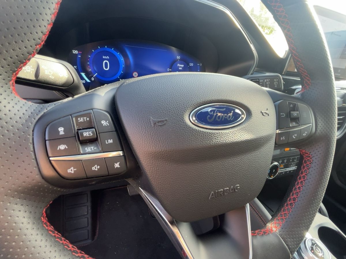 Ford KUGA ST-Line X - Samsaru's Car Outlet