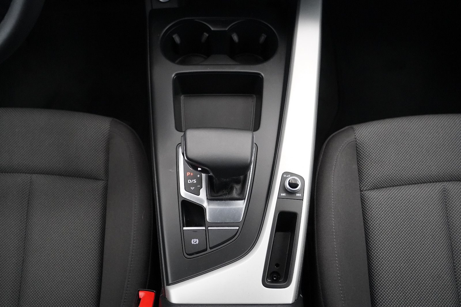 Audi A4 Avant 35 TFSI S Line S-Tronic - Samsaru's Car Outlet