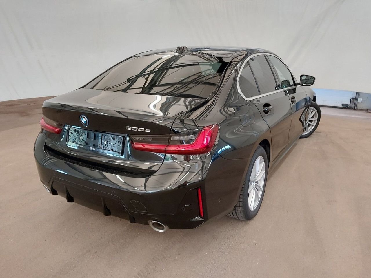 BMW 330e L. M Sport - Samsaru's Car Outlet