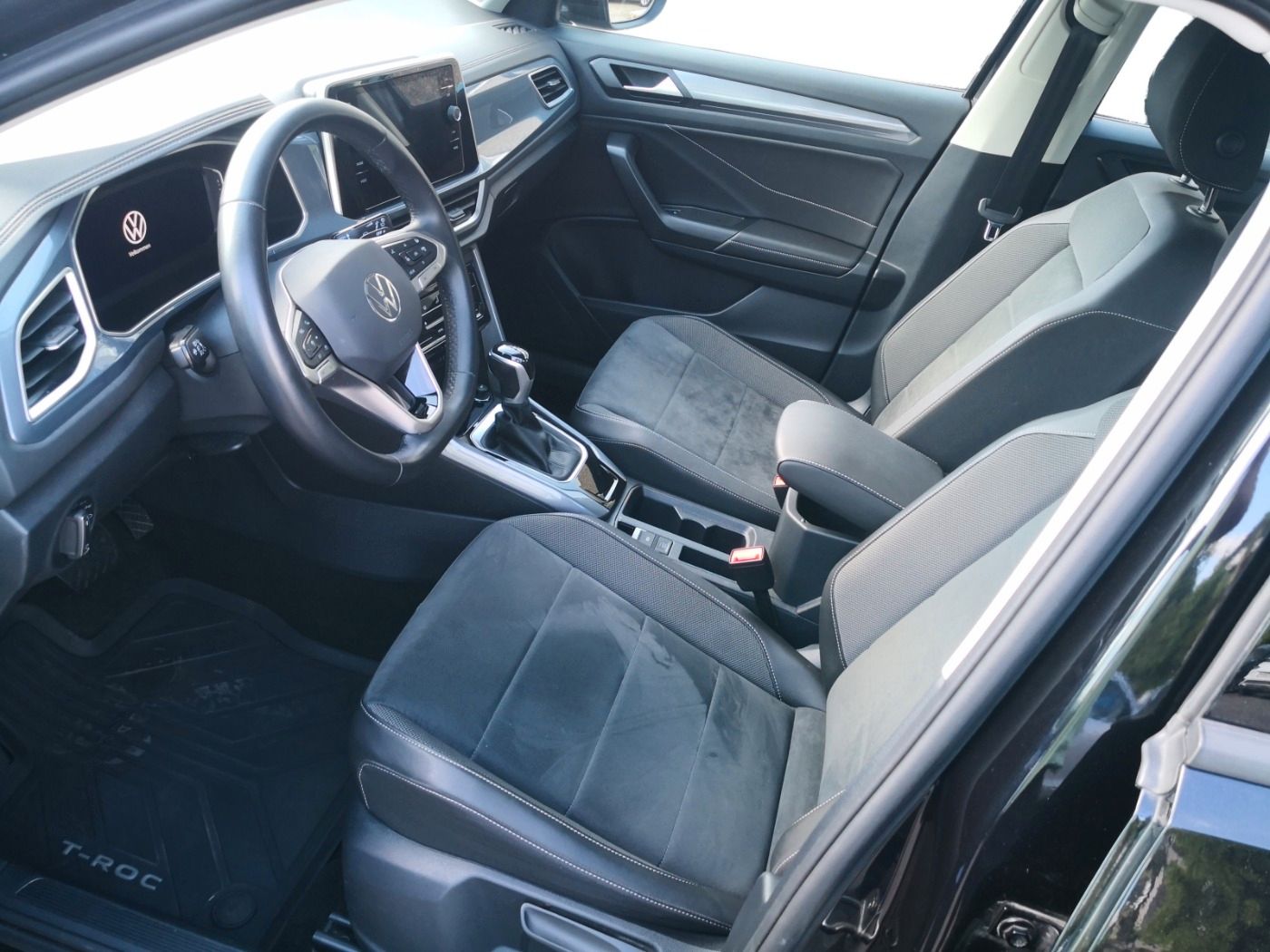 Volkswagen T-Roc 1.5 TSI Style DSG - Samsaru's Car Outlet