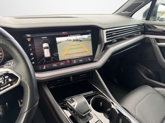 Volkswagen Touareg 3.0TDI 4M R-Line Matrix/AHK/Luft/Dynaudi