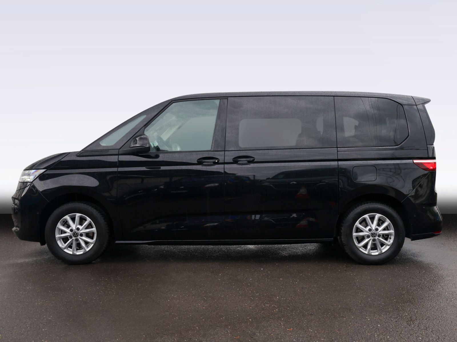 Volkswagen T7 Multivan 1.5 TSI Edition - Samsaru's Car Outlet