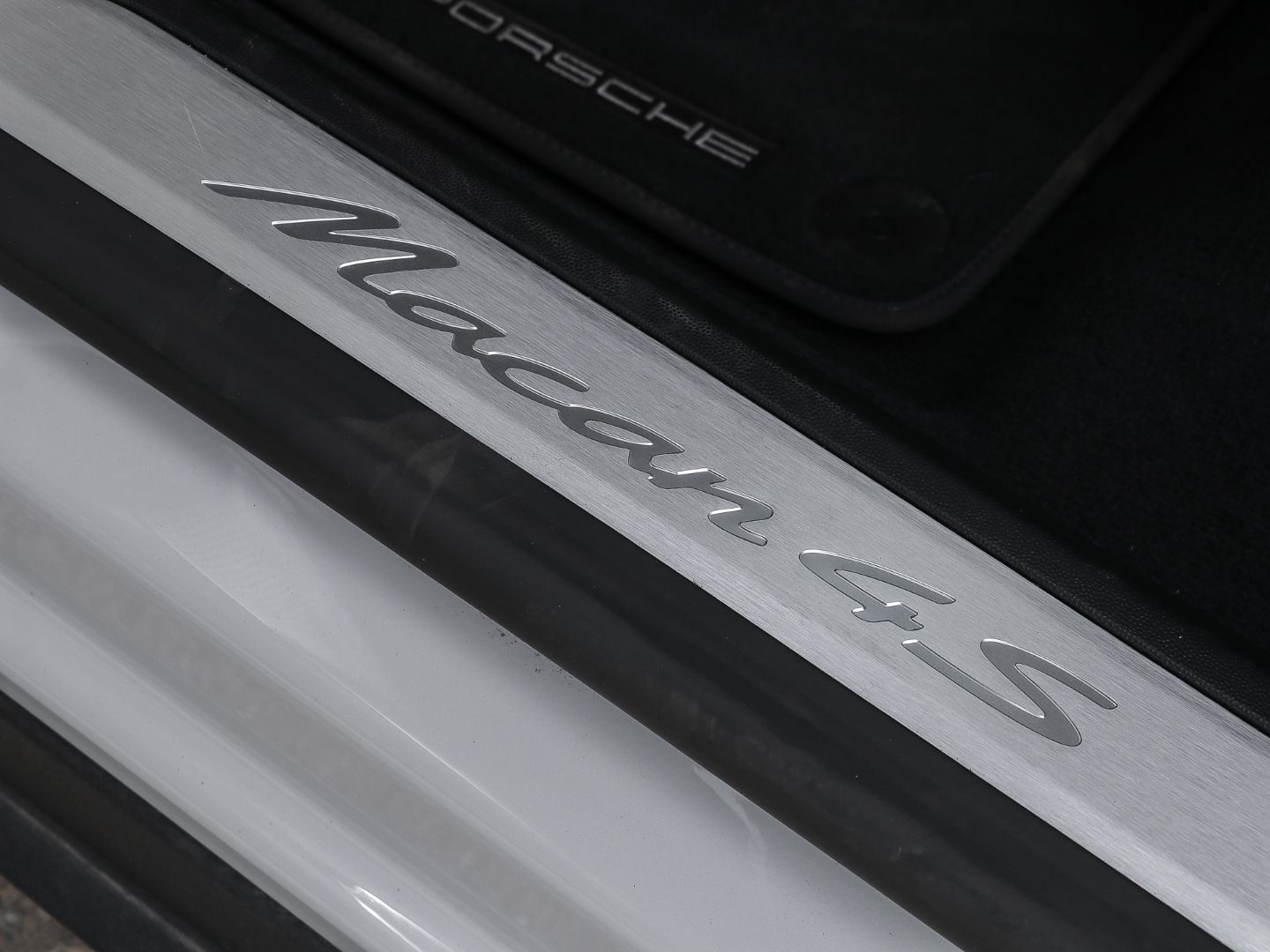 Porsche Macan 4S Burmester HA-Lenkung InnoDrive 22-Zoll
