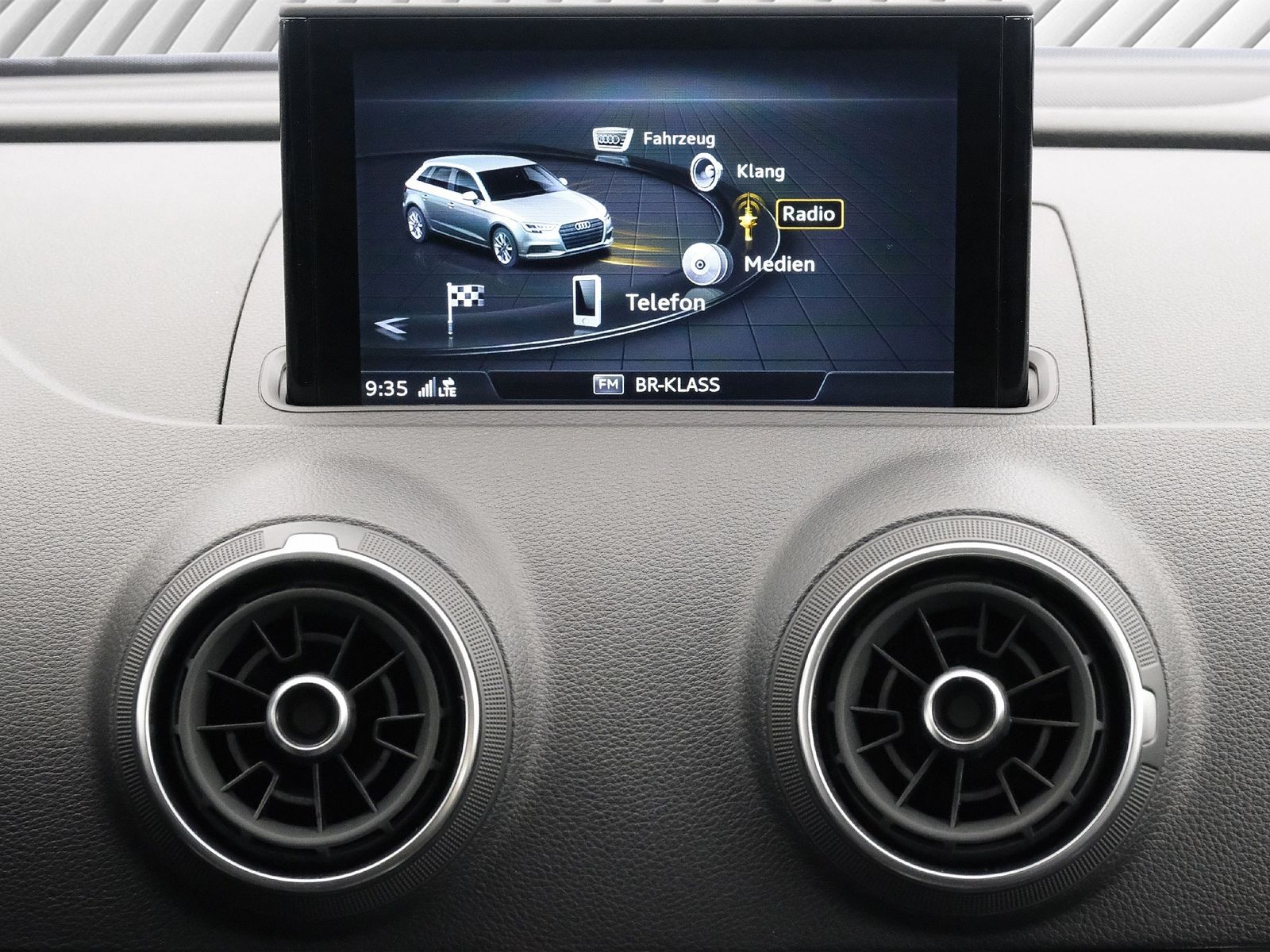Audi A3 Sportback 35 TFSI - Samsaru's Car Outlet