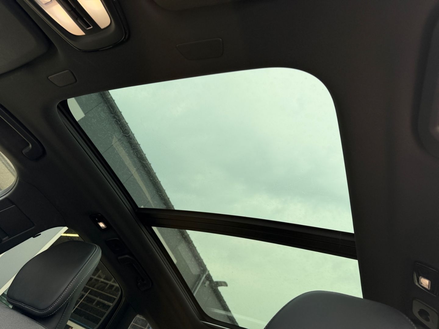 Volvo XC60 T8 R Design Recharge AWD Pano 360° Memory