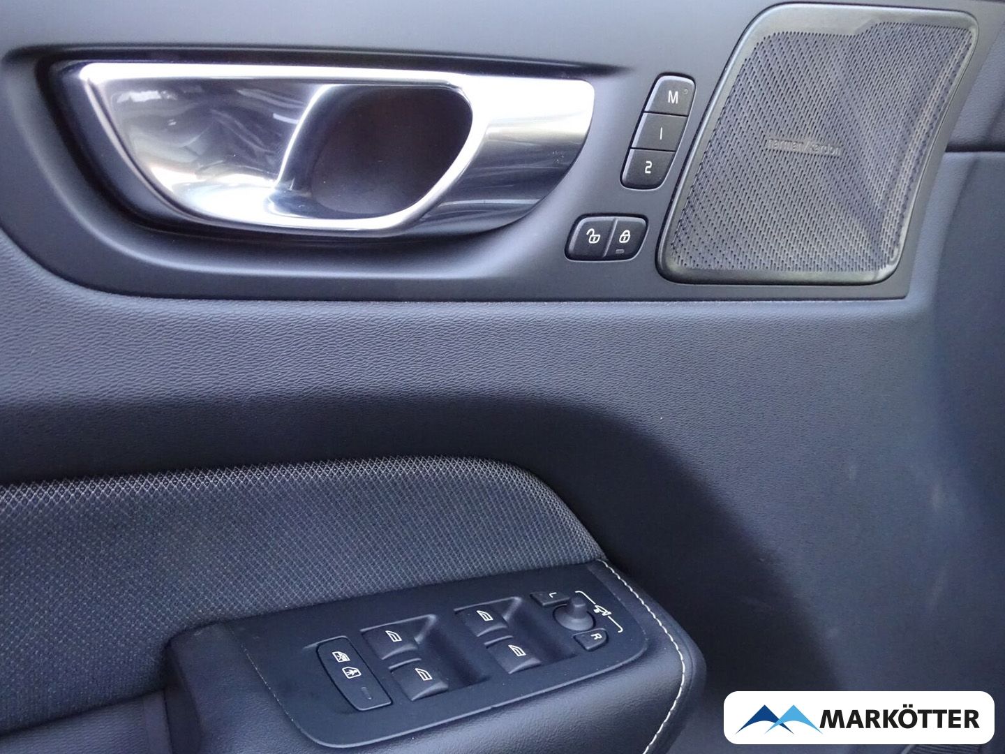 Volvo XC60 R Design AWD ACC/AHK/RFK/STHZ/LEDER