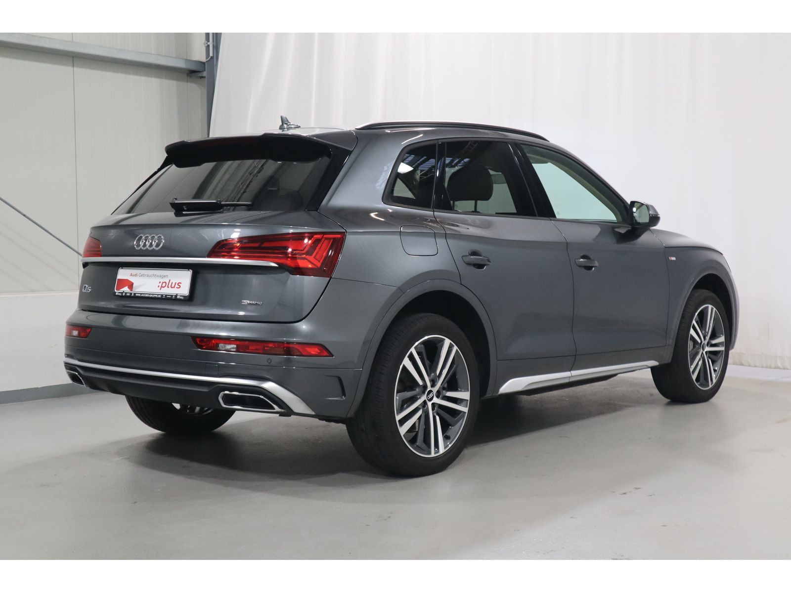 Audi Q5 50 TFSI e quattro S line - Samsaru's Car Outlet