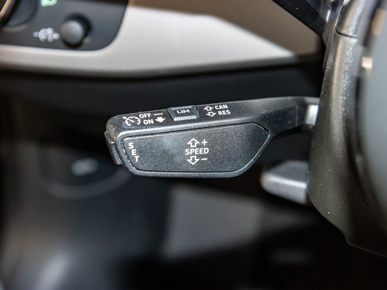 Audi A4 Avant 40 TFSI qu advanced - Samsaru's Car Outlet