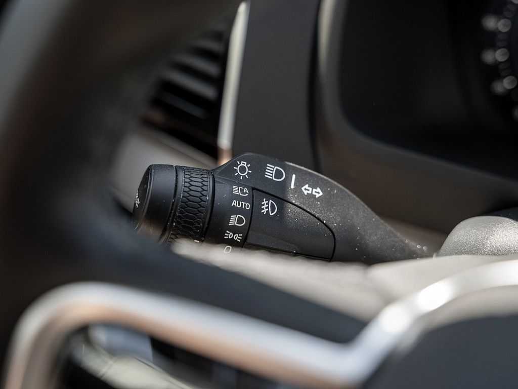 Volvo XC90 T8 AWD Core AHK RÜCKFAHRKAMERA H/K