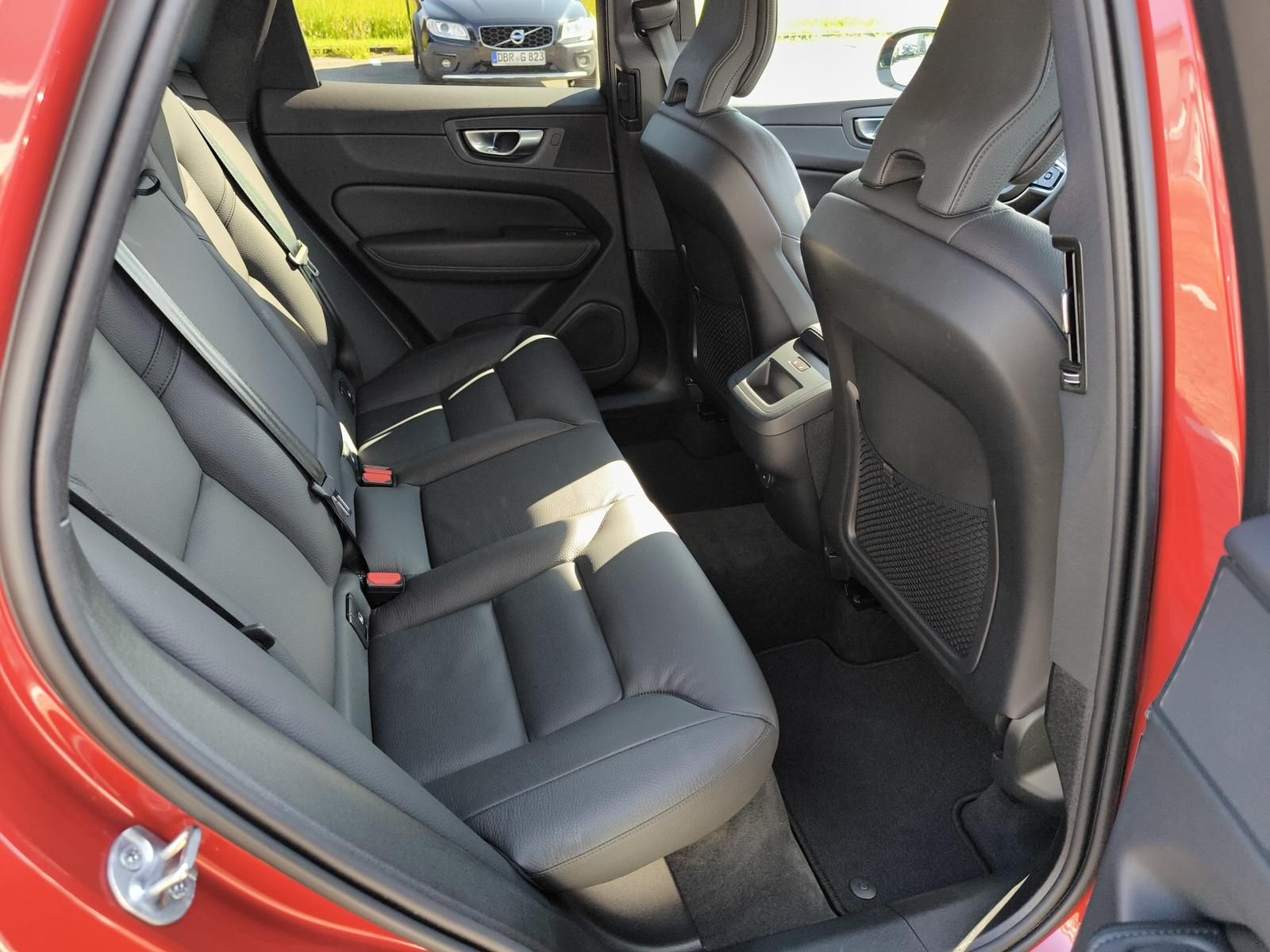 Volvo XC60 B4 (Diesel) AWD Plus Dark