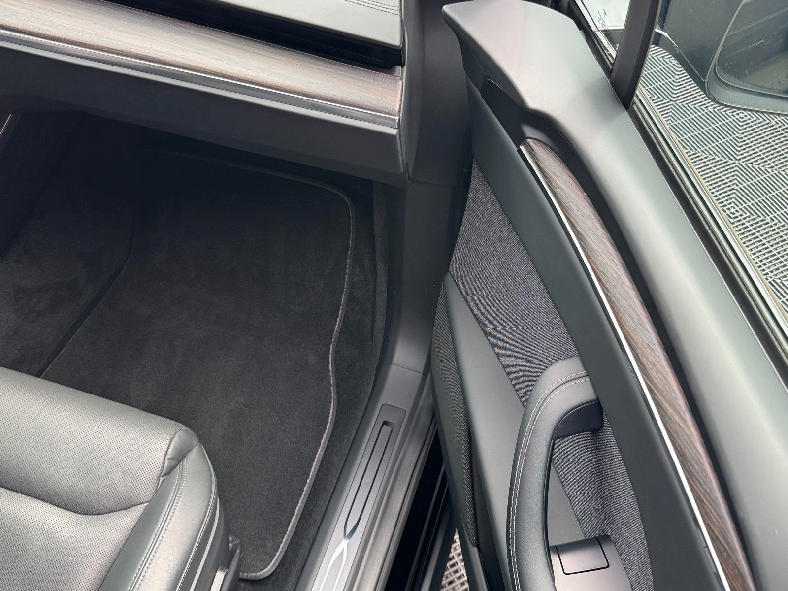 Tesla MODEL X PALLADIUM |  HW 4 USS | 6 SEATER |