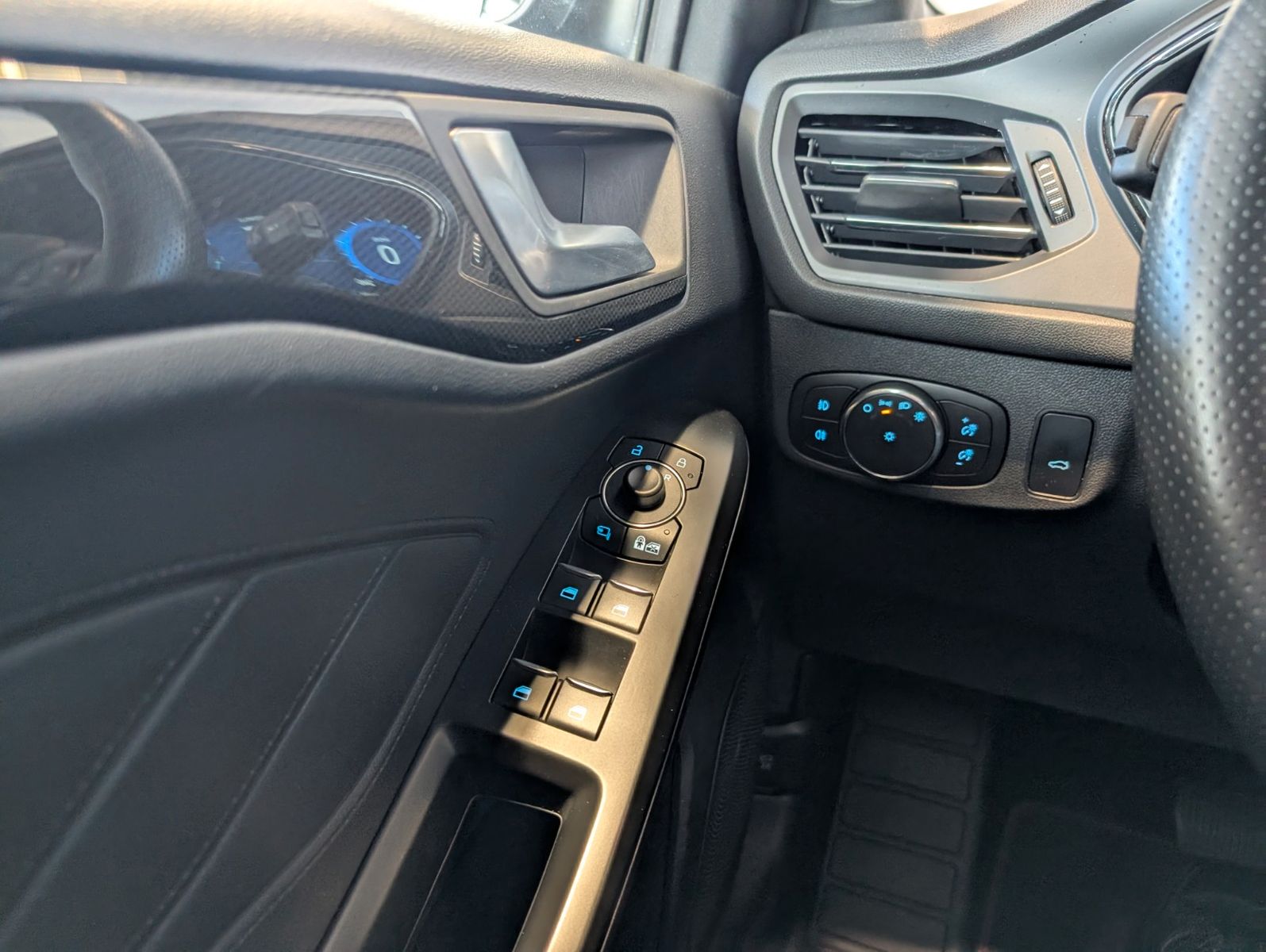 Ford Focus TDCi ST-Line X - Samsaru's Car Outlet