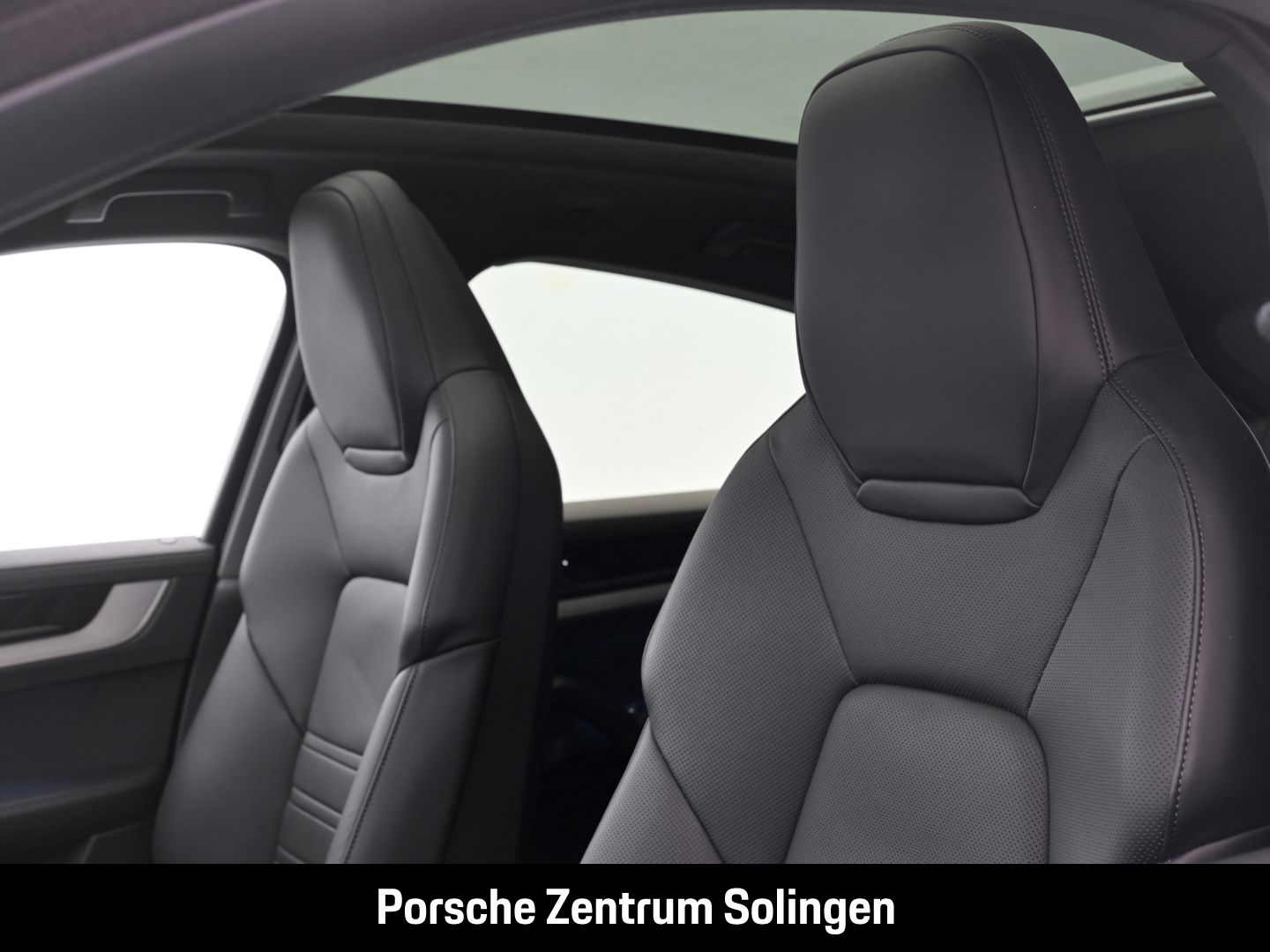 Porsche Cayenne E-Hybrid Coupe 22'' AGA HEADUP SPORT DES