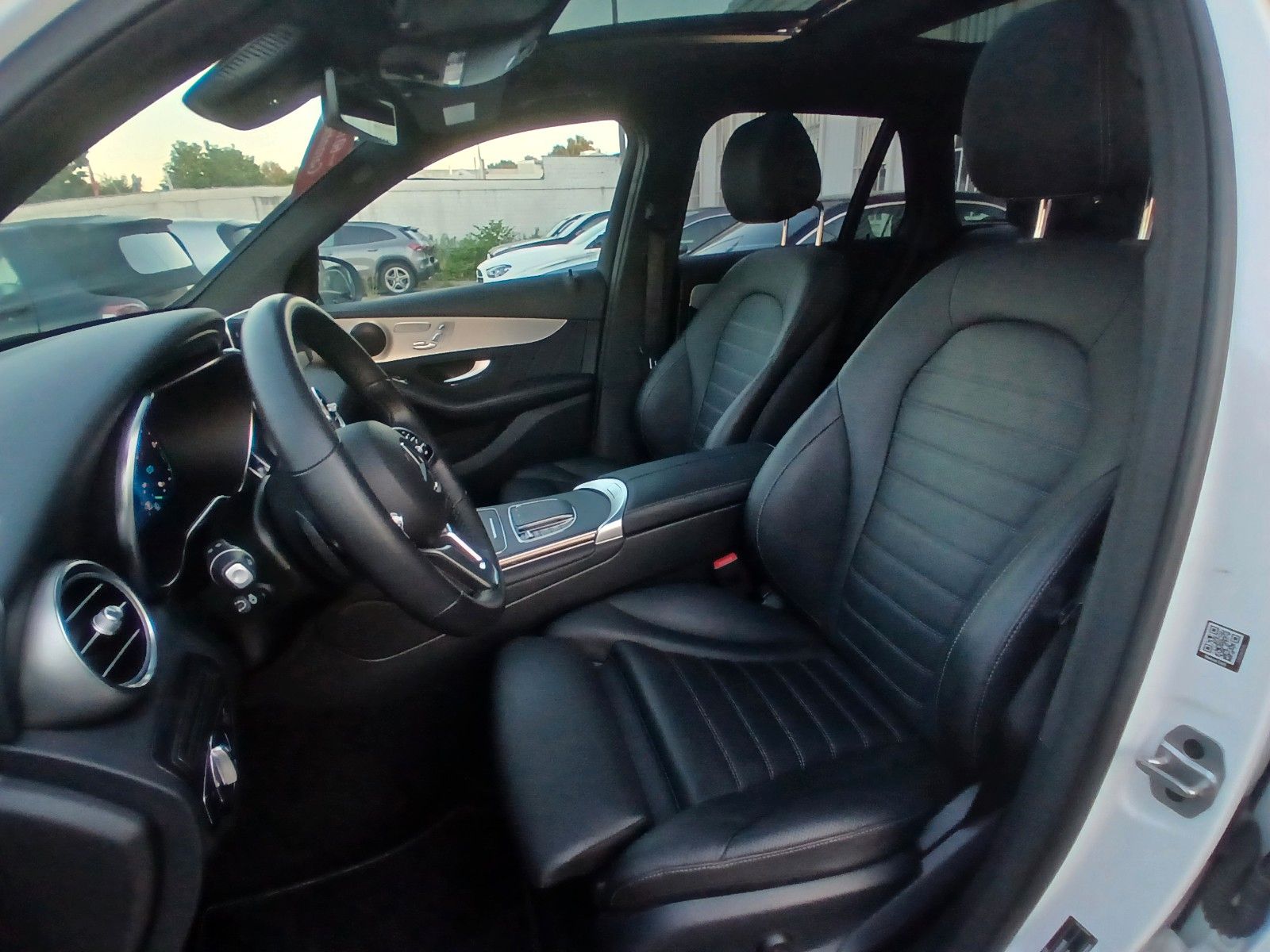 Mercedes-Benz GLC300de AMG 4M_360_Panorama_Leder_Sitzklima_LED