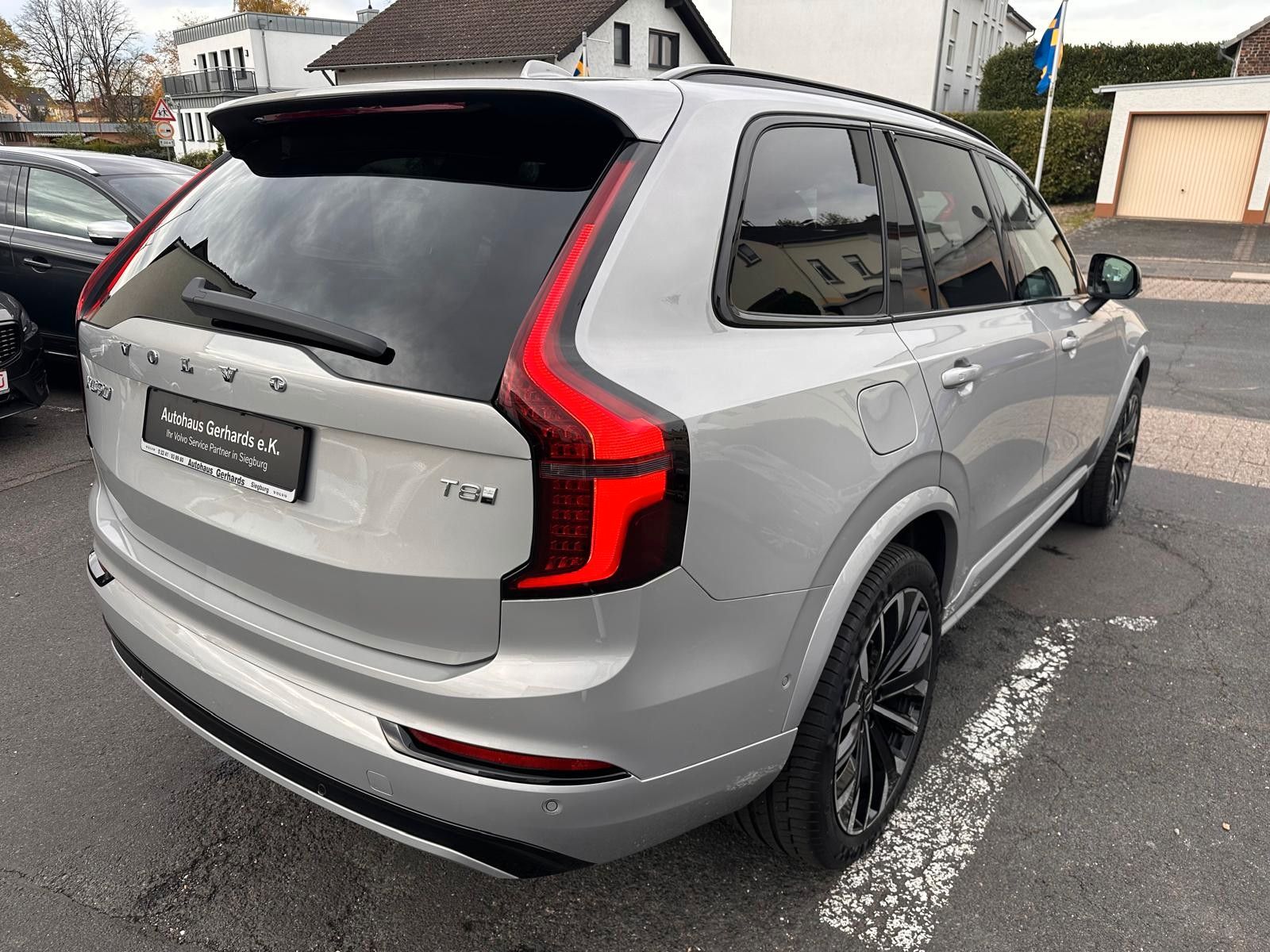 Volvo XC90 T8 AWD Plus Dark Facelift 7Sitzer,AHK,Pano