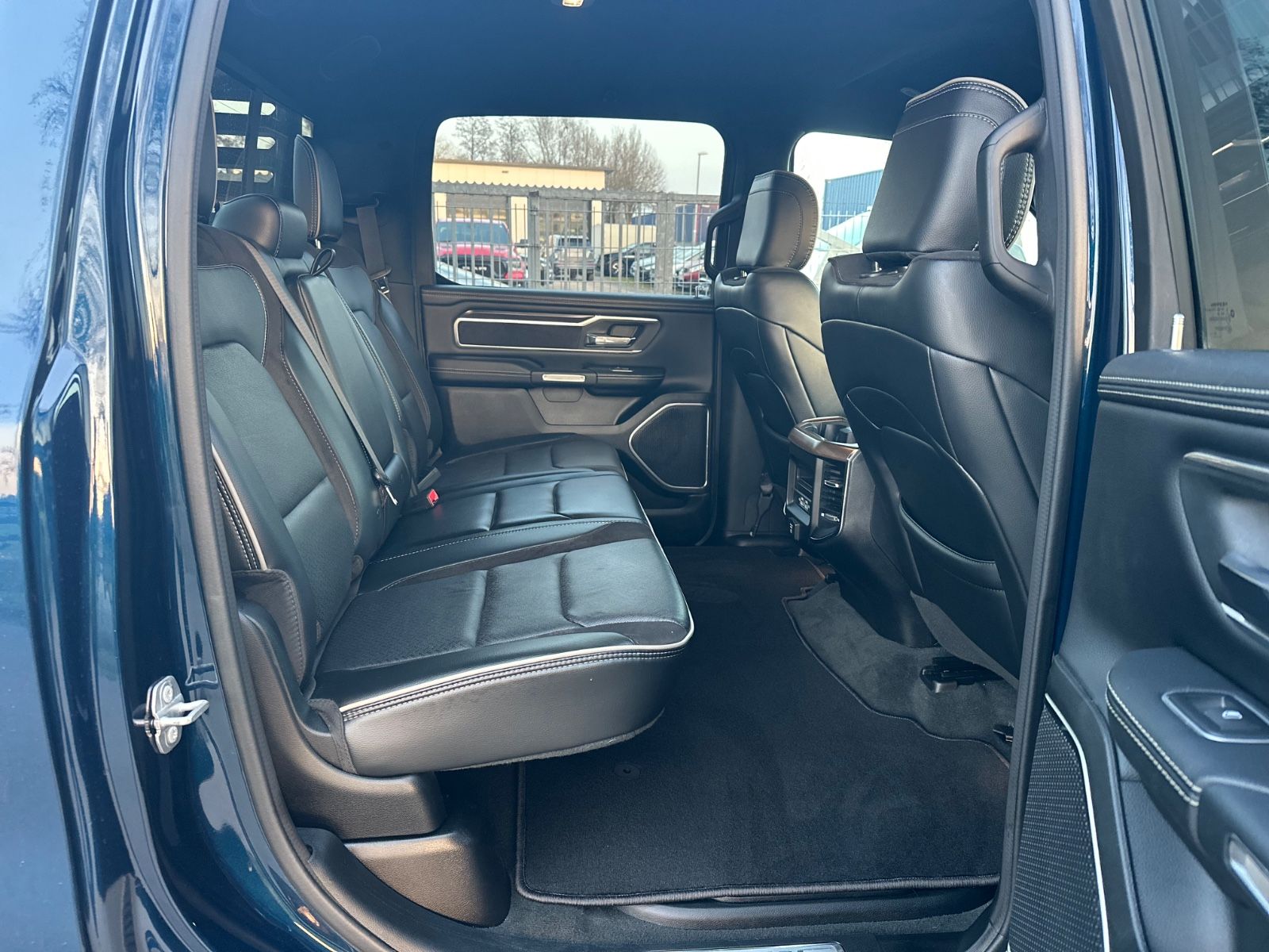 Dodge RAM 1500 LARAMIE CREW CAB 4X4 5.7L LPG
