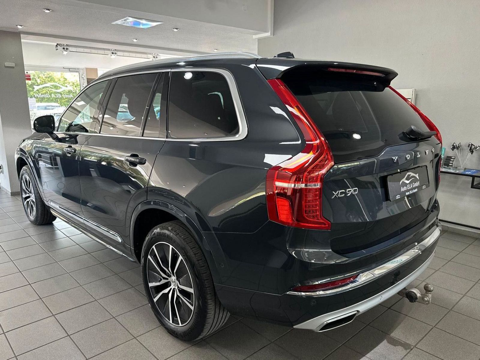 Volvo XC90 T8 Plug-In Hybrid - Samsaru's Car Outlet