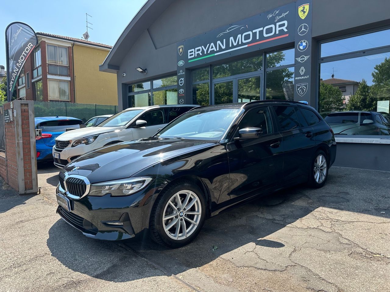 BMW 320 320d xDrive Touring Luxury - Samsaru's Car Outlet