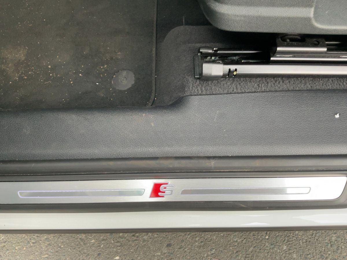 Audi Q3 40 TFSI QU S-TR S-LINE - Samsaru's Car Outlet