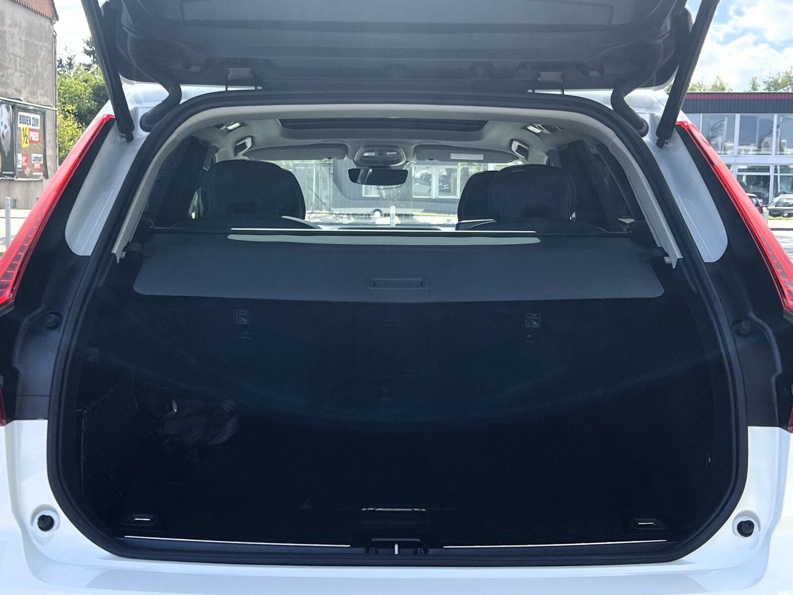 Volvo XC60 T6 Plus Dark AHK|PANO|20"|LEDER|FLED|