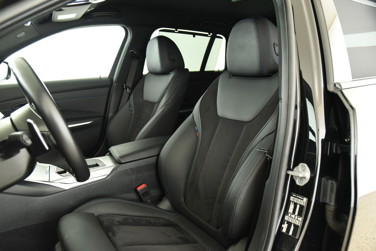 BMW 320d Touring xDrive M Sport - Samsaru's Car Outlet