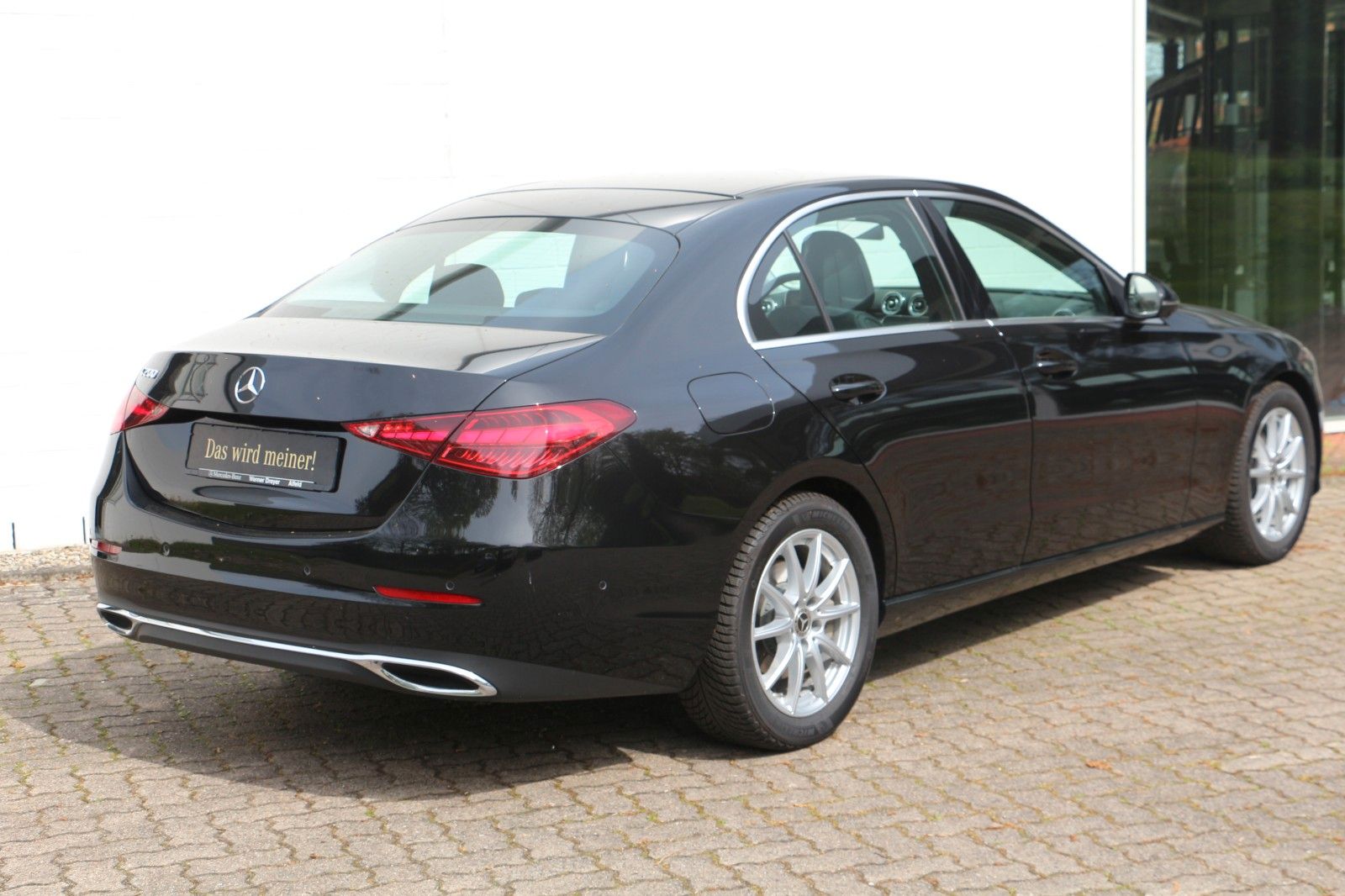 Mercedes-Benz C 200 Avantgarde - Samsaru's Car Outlet