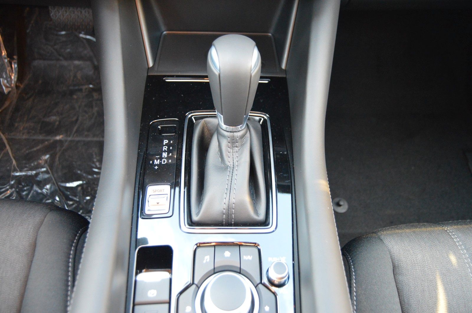 Mazda 6 Limousine Benzin 194PS 6AG Exclusive-Line Navi