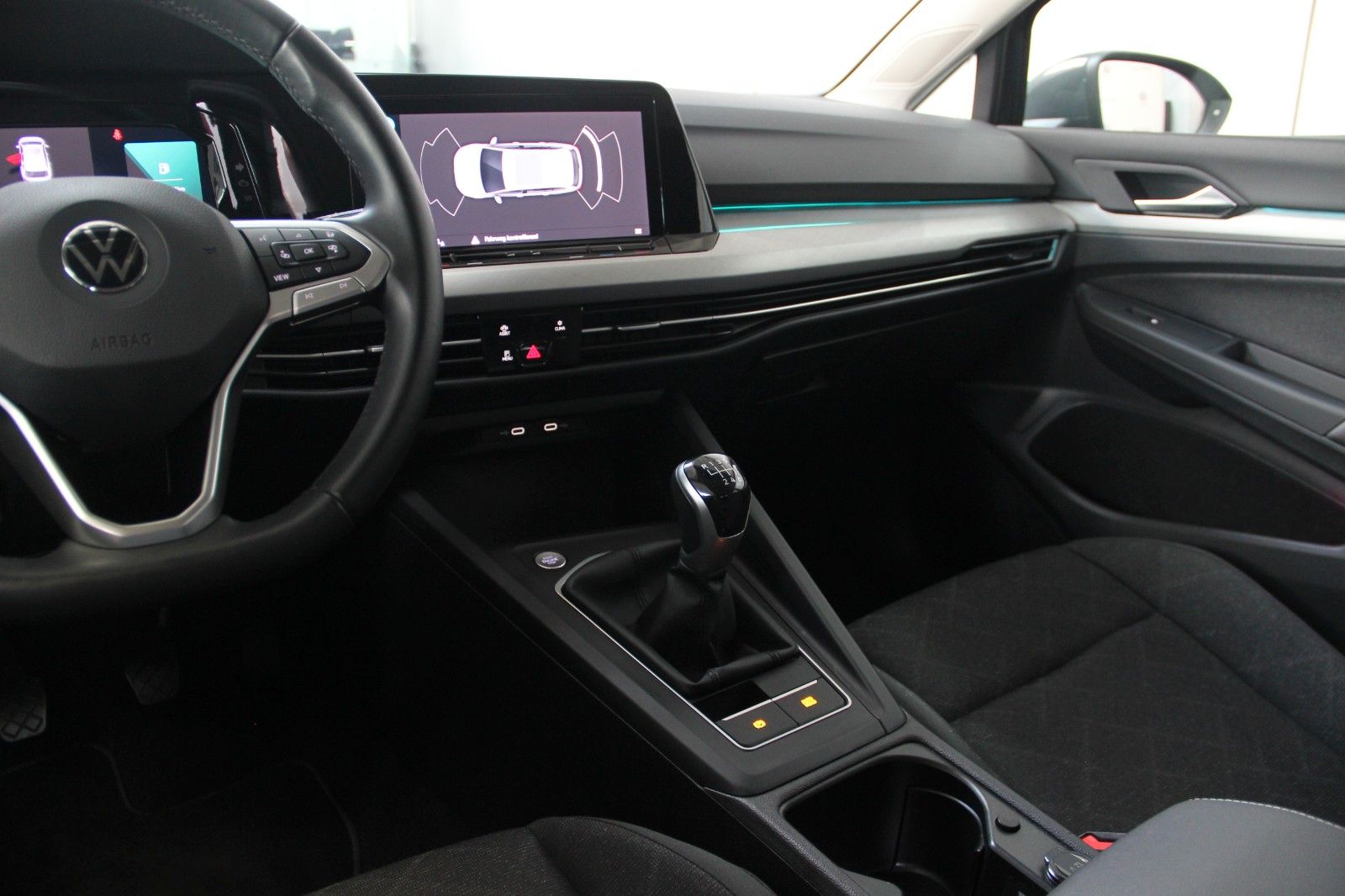Volkswagen Golf 8 Life 1.5 TSI - Samsaru's Car Outlet