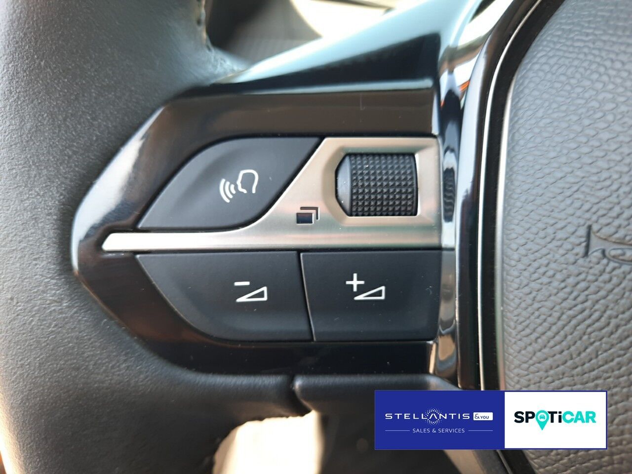 Peugeot 2008 Allure 136 Elektro - Samsaru's Car Outlet