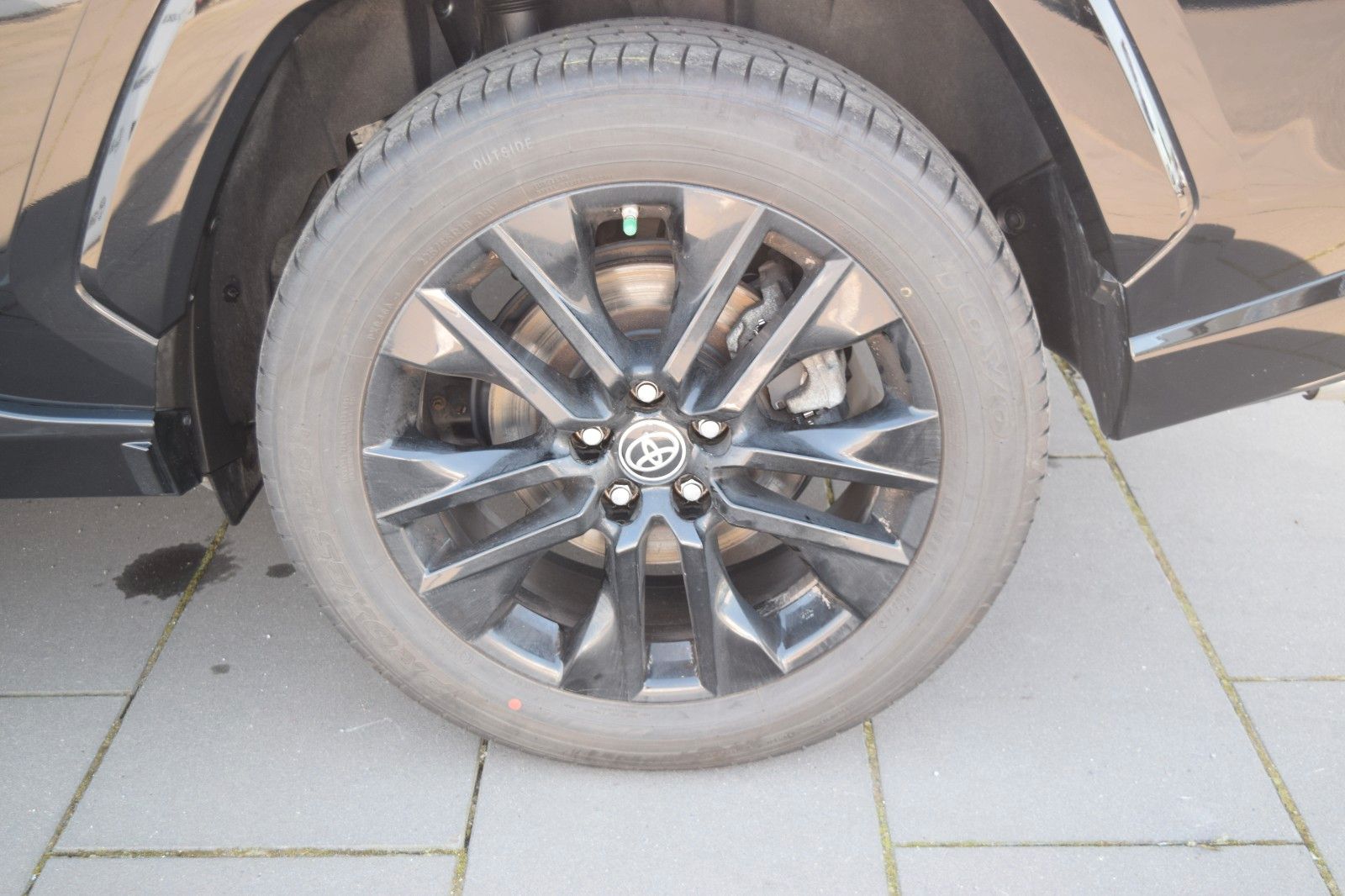 Toyota RAV 4 RAV4 Hybrid 4x2 Black Edition - Samsaru's Car Outlet