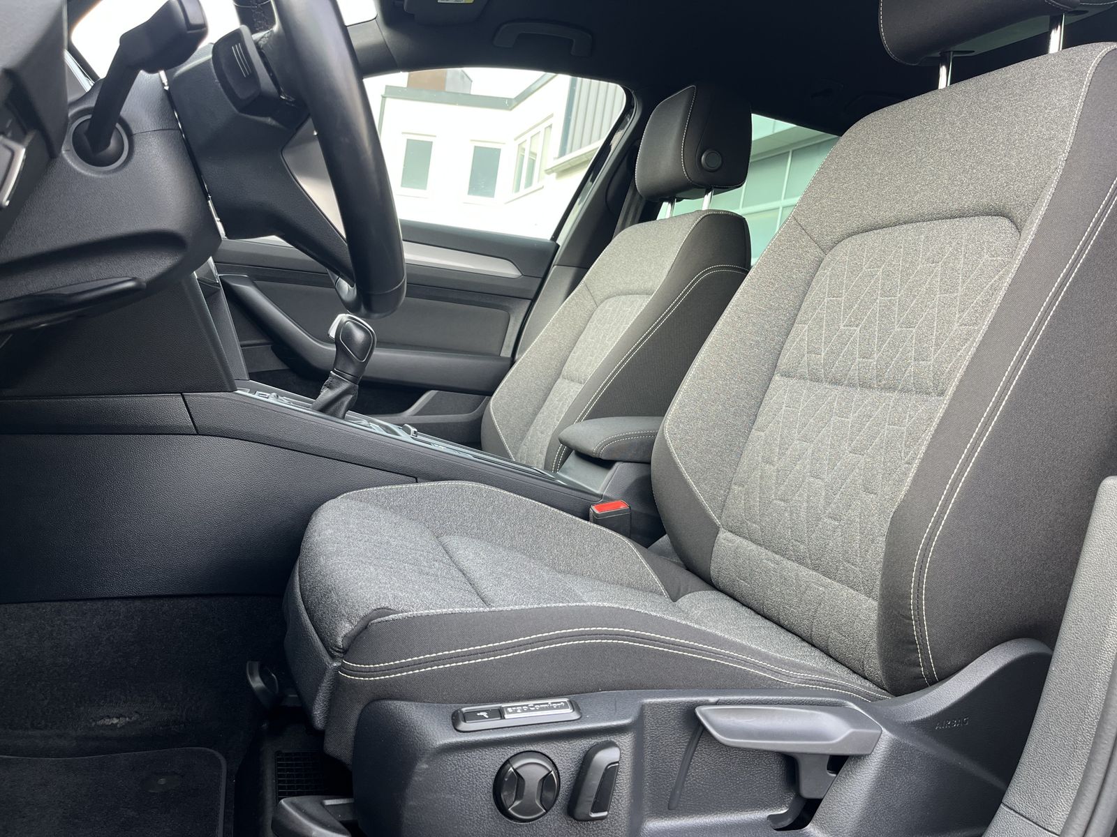 Volkswagen Passat Variant 2.0 TDI DSG 4Motion Business 188€