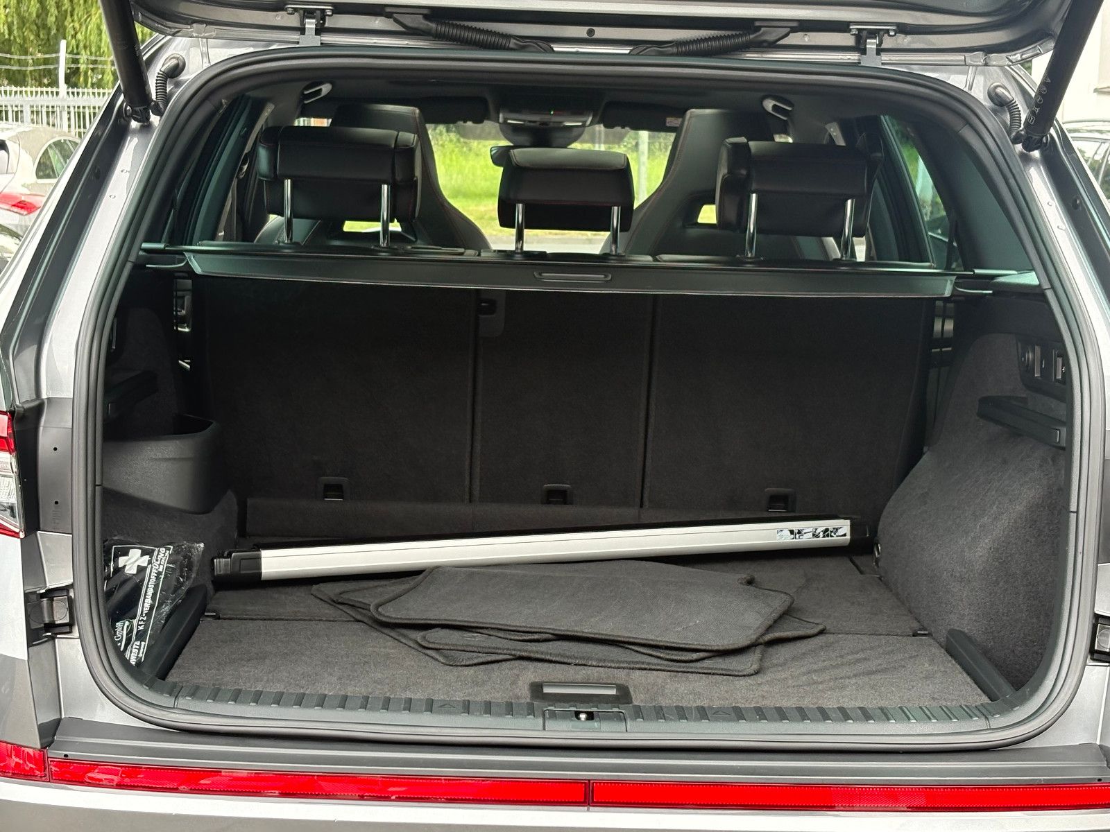 Skoda Kodiaq 2.0 TSI DSG RS 4x4 AHK PANO 360°KAM LHZ