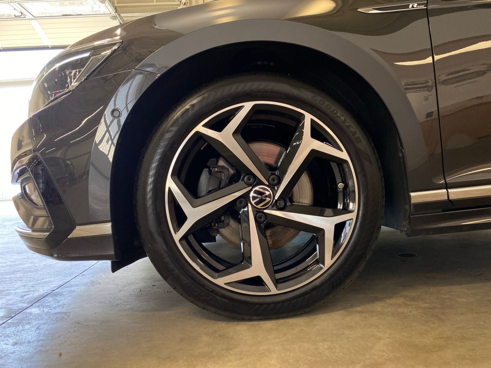 Volkswagen Passat Variant 2.0 TSI Elegance R-Line - Samsaru's Car Outlet