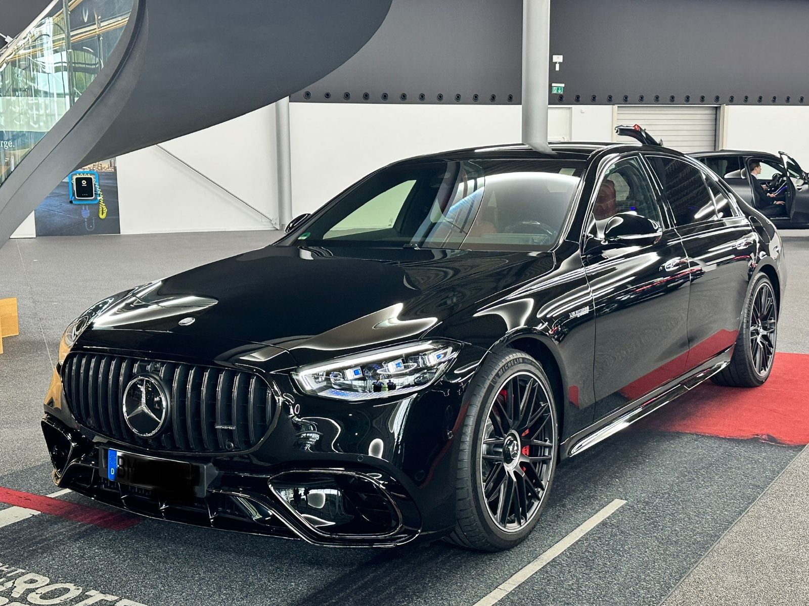 Mercedes-Benz S 63 AMG e 4Matic+ - Samsaru's Car Outlet