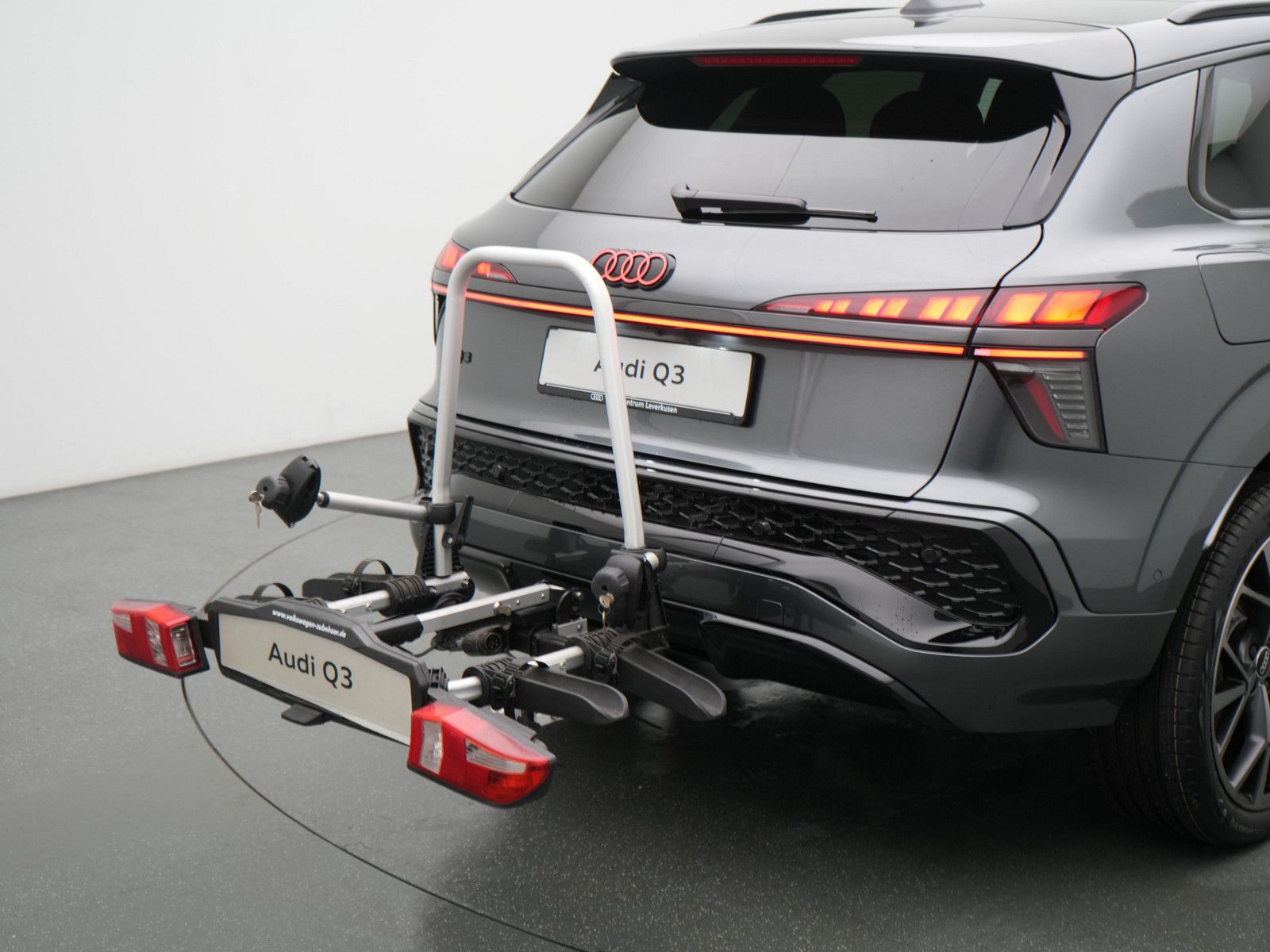 Audi Q3 S tronic S line MATRIX AHK PANO HUD SONOS NAV