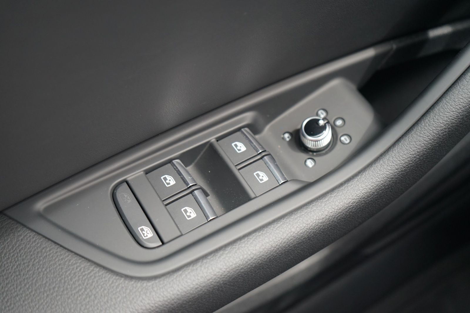 Audi A4 Avant 40 quattro S-Line - Samsaru's Car Outlet