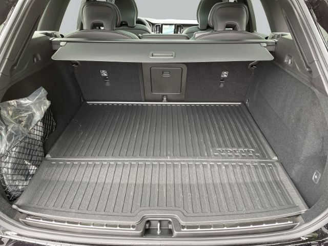 Volvo XC60 Plus Black Edition Recharge Plug-In Hybrid