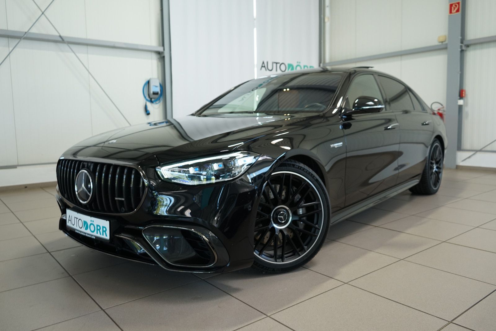 Mercedes-Benz S 63 AMG E-Performance 4M+ L Massage+TV+Panorama
