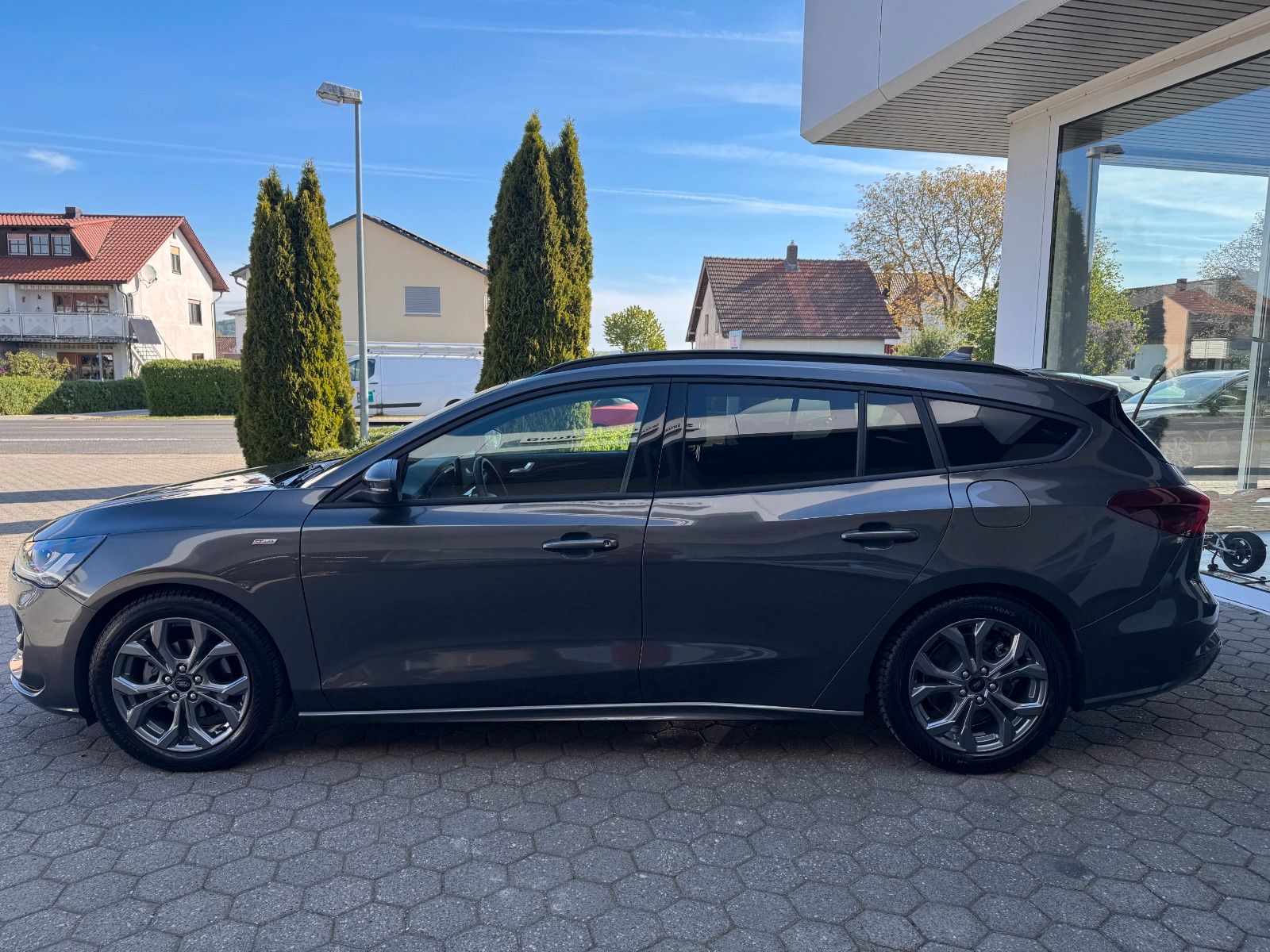 Ford Focus Turnier ST-Line X AHK KAMERA DAB LED