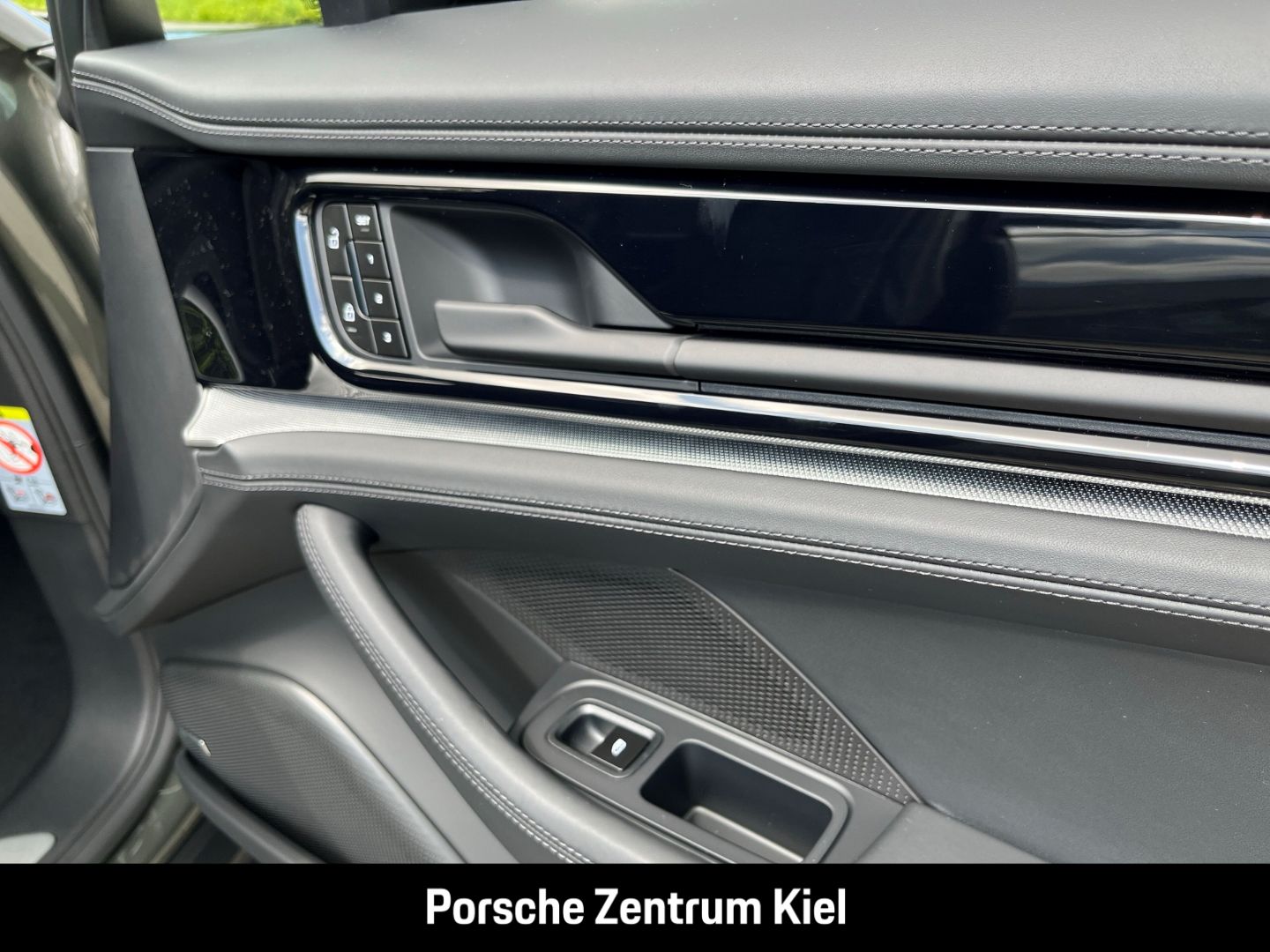 Porsche Panamera 4 E-Hybrid HA-Lenkung InnoDrive HUD