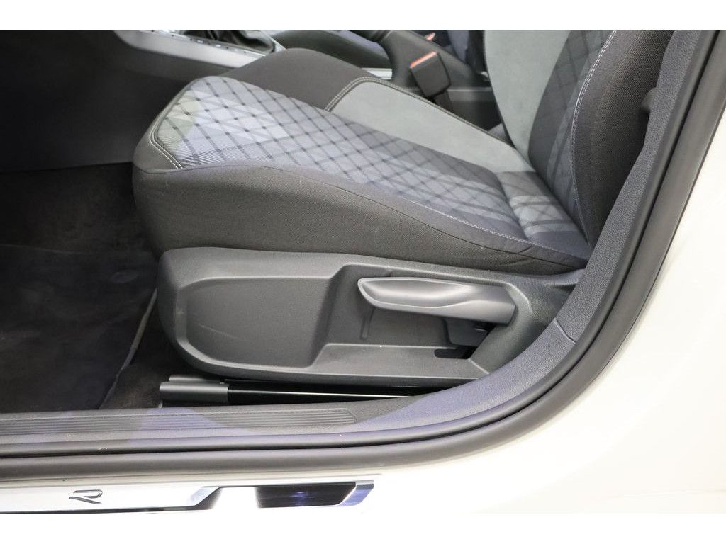 Volkswagen Polo VI 1.0 TSI R-Line DSG,Navi,Matrix,RFK