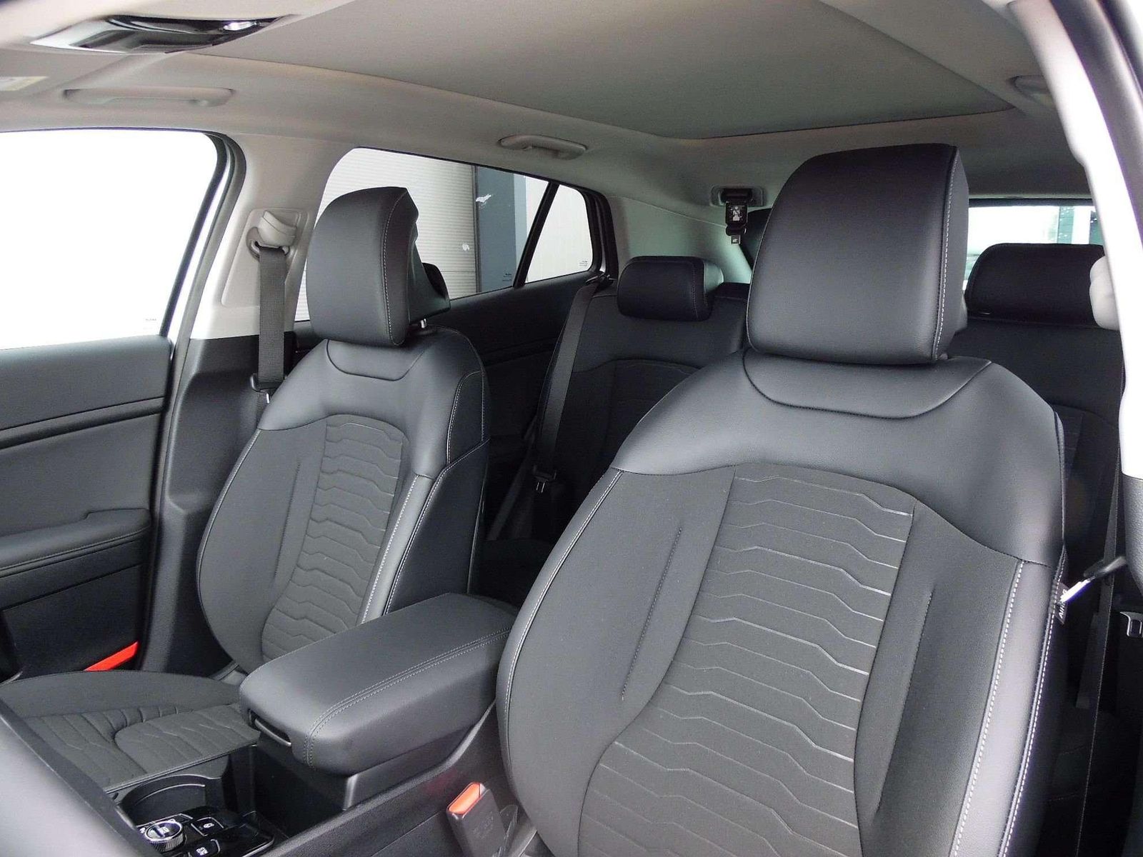 Kia Sportage Spirit 2024 1.6T 48V 2WD - Samsaru's Car Outlet